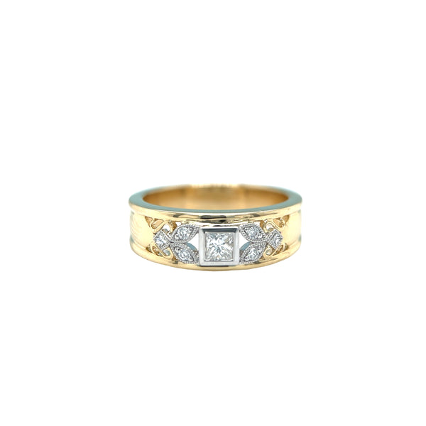 Princess Cut Diamond Deco Ring